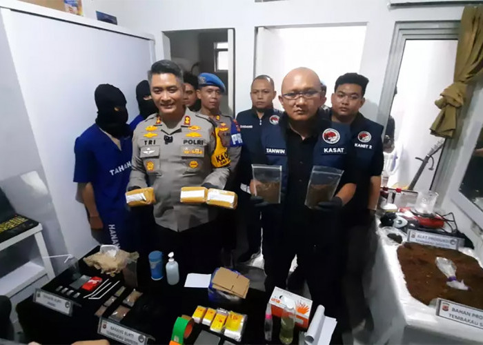 Kos-kosan Jadi Sarang Narkoba Digerebek Polisi, Sita Barang Bukti Senilai Rp 1 Miliar