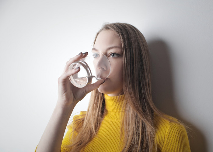 Minum Air Putih Tidak Harus 8 Gelas Perhari, Begini Hasil Penelitiannya..