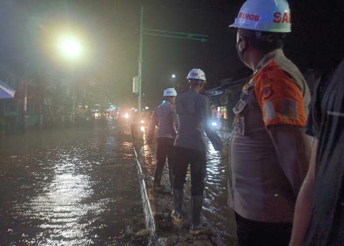 Kota Cirebon Banjir Hari Ini, Akses Menuju Perumnas Sulit Ditembus