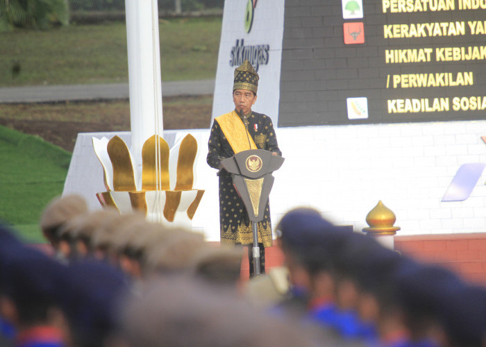 Pakai Pakaian Adat Melayu, Presiden Jokowi Pimpin Upacara Peringatan Hari Lahir Pancasila