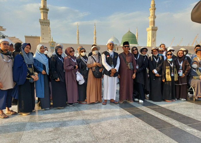 Umrah YPSGJ Cirebon: Dari Doha ke Madinah, Jamaah Belajar Disiplin Waktu dan Ibadah