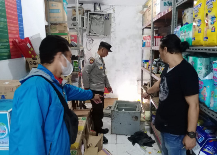 Alfamart Ciwaringin Cirebon Dibobol Maling, CCTV Diambil, Uang di Brankas di-Looting