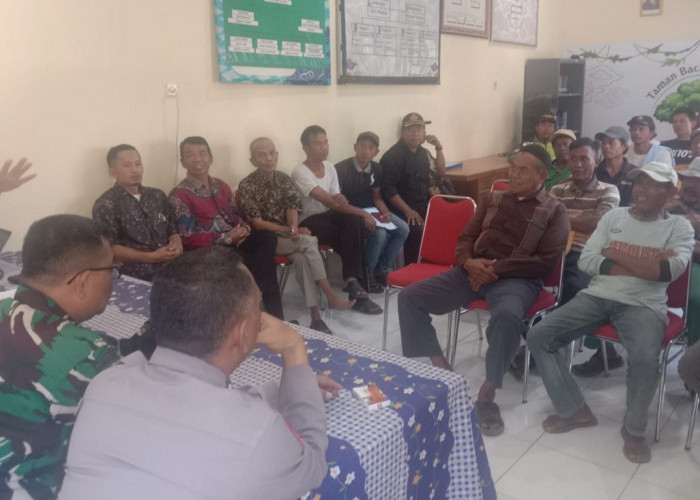 Ngaku Sudah Tahu Risikonya, Kuli dan Sopir Truk Protes Galian C Argasunya Cirebon Ditutup