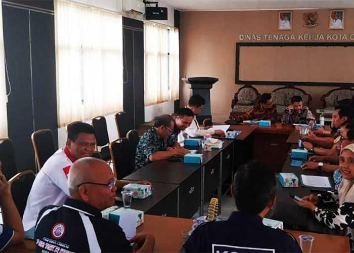 UMK Kota Cirebon 2024 Naik 3,11 Persen, 4 Serikat Pekerja Menolak Tanda Tangan, Apindo Setuju