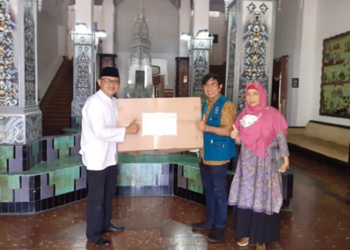 IDI Kota Cirebon Sukseskan HUT ke-653 Melalui Pemberian Masker Medis