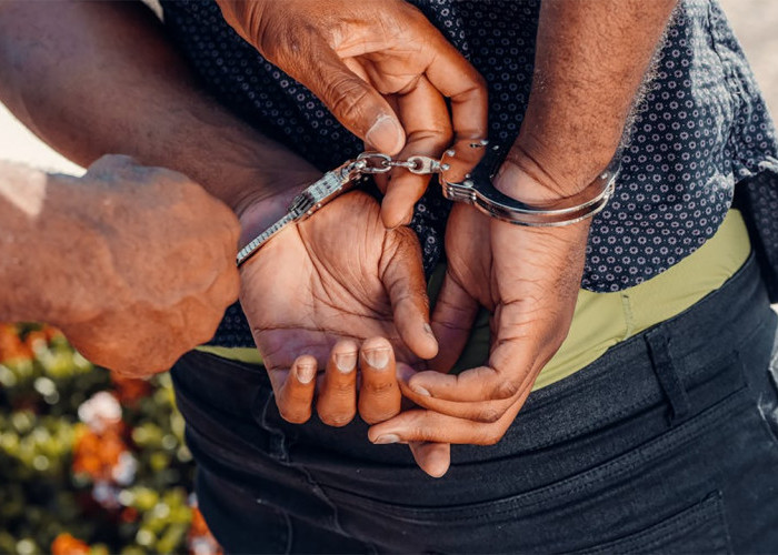 Pencuri di Kuningan Bobol Bengkel, Bongkar Mobil Gasak Mesin, Ending-nya Ditangkap