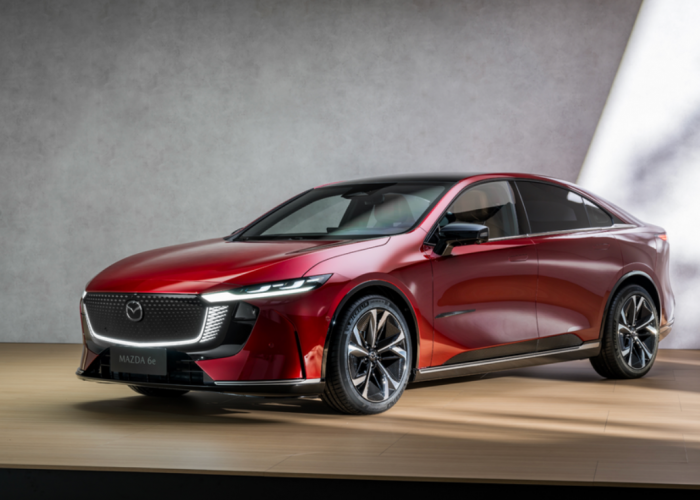 Tampil Kece dan Sporty di GIIAS 2026, Mazda 6e Jadi Mobil EV Jepang Terbaik untuk Kelas Flagship