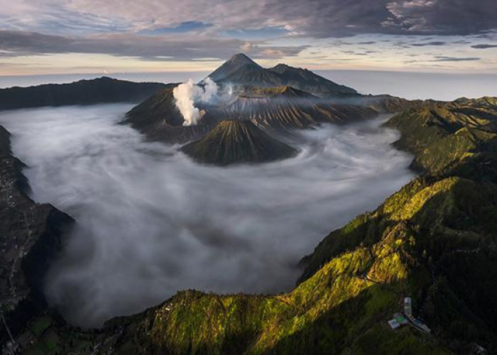 Fikri Muharom berhasil memenangkan penghargaan Fotografer Terbaik Asia Tenggara dalam ajang The Pano Awards 