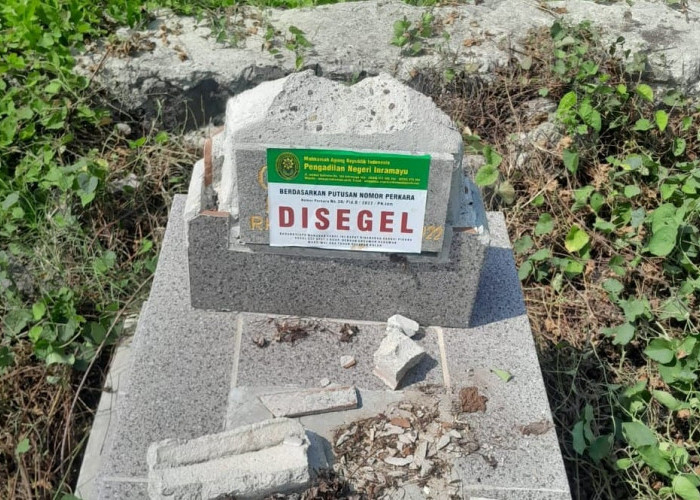 HEBOH! Puluhan Makam di Indramayu 'Disegel' Secara Ilegal