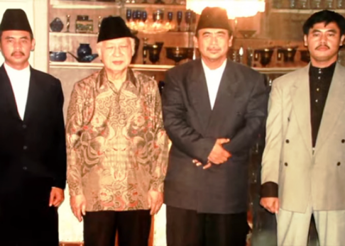 ADA HUBUNGAN, Ini Foto-foto Panji Gumilang dan Soeharto, Tidak Heran Kalau Banyak Rumor