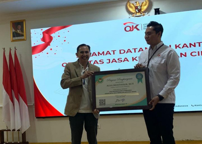 APPSI Kota Cirebon Berikan Award ke OJK Cirebon 
