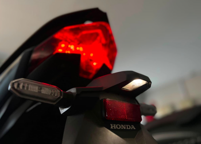 Lampu Plat Nomor Belakang Bisa Picu Kecelakaan, Jangan Abaikan Komponen Kecil Ini Saat Berkendara Malam