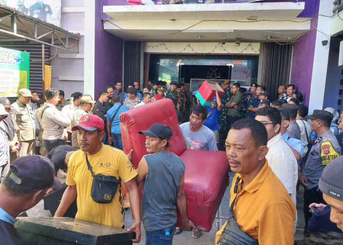 Eksekusi Karaoke Fantasi di Cirebon Berujung Ketegangan, Pengelola Klaim Tak Pernah Dilibatkan