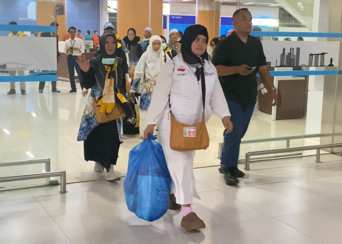 BIJB Kertajati Buka 24 Jam Imbas Abu Vulkanik Anak Krakatau, 707 Jemaah Umrah Dialihkan