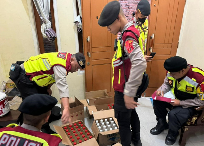 Razia di Malam Takbir, Sat Samapta Polresta Cirebon Amankan 742 Botol Miras