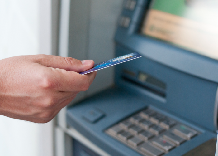 Kartu ATM Tertelan dan Saldo Terpotong? Jangan Panik, Ini 5 Langkah yang Harus Dilakukan