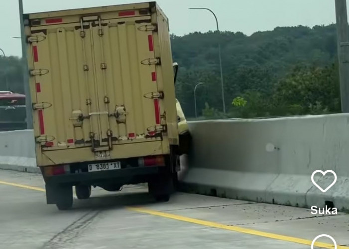 Eddi Brokoli Rekam Detik-detik Kecelakaan Truk di Tol Cisumdawu, Pengemudi Diduga Terhimpit Kabin