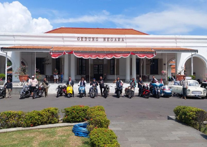 Run Merdeka 77 Satoe Toejoean, HUT RI Ala Komunitas Mobil dan Motor Antik Kota Cirebon 