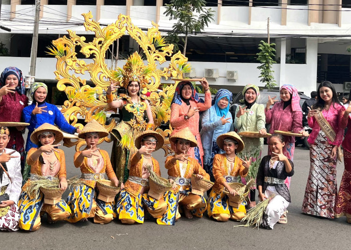 PBI Kota Cirebon dan SMPN 15 Cirebon Tampilkan Tari Mapag Sri di Asia Afrika Festival 2026