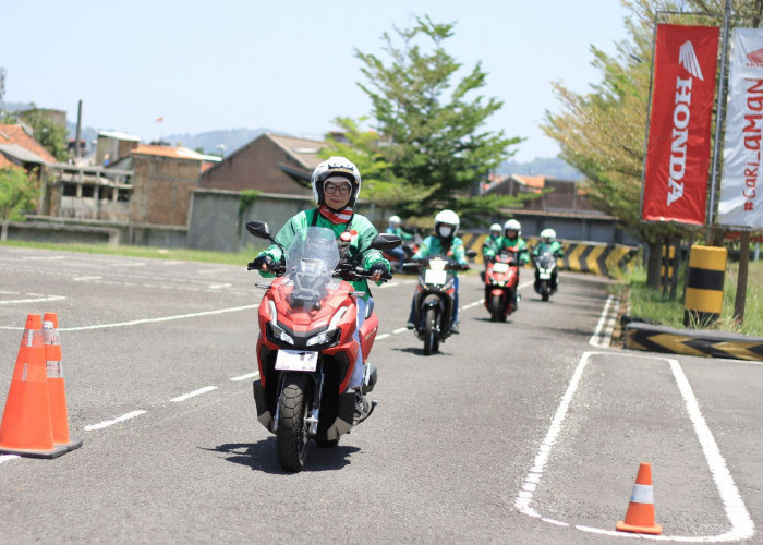 Pengemudi Ojek Online Harus Berkendara Aman