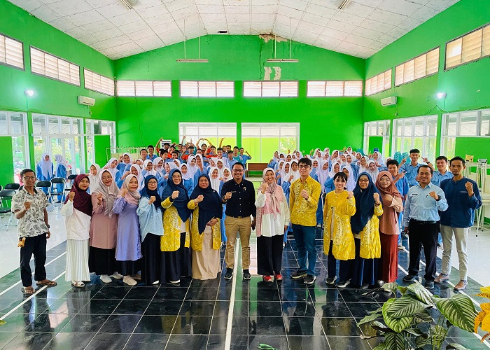 Tim PKM IPB Cirebon Kenalkan Budaya Kerja di Jepang kepada Siswa SMK