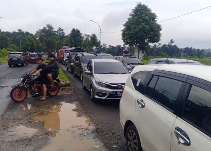 Kondisi Jalan Baru Lingkar Timur Kuningan Macet Sampai Rabu Sore