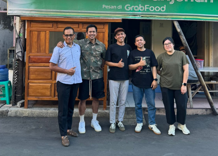 Chef Nando Berburu Ide Kuliner di Cirebon, Juga Kunjungi Pabrik Kecap Legendaris di Lemahabang
