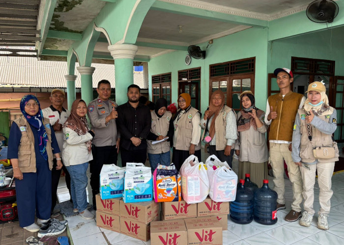 Pertamina Patra Niaga Regional JBB Hadir Berikan Bantuan di Posko Pengungsian SPBE Cimuning