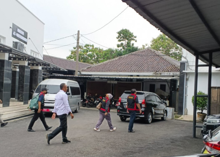 Kantor DPRD Indramayu Digeledah Kejaksaan Tinggi Jawa Barat