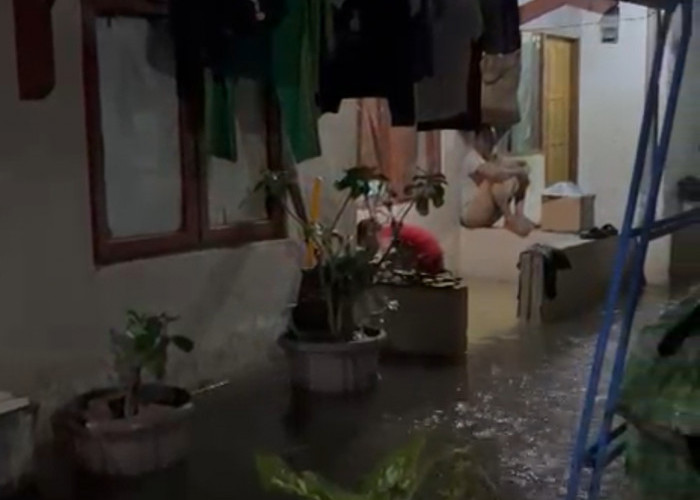 Banjir Cirebon Hari Ini: Jl Cipto Terendam, Puluhan Rumah di Gang Rukun Kebanjiran (Lagi)
