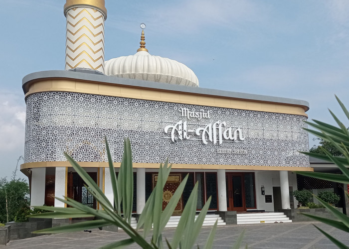 4 Masjid Megah di Sepanjang Jalan Raya Cirebon - Kuningan