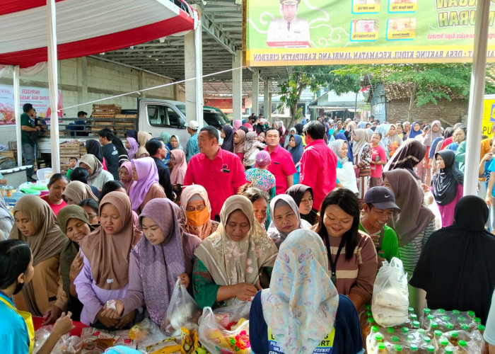 DPC PDIP Gelar Gerakan Pangan Murah, 4.500 Paket Sembako Ludes diserbu Warga 