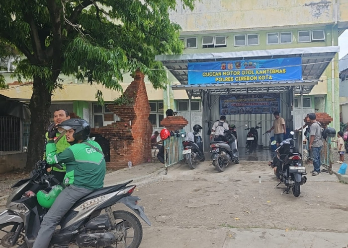 Aksi Humanis Polres Cirebon Kota, Ojol Dapat Cuci Motor Gratis dan Edukasi Kamtibmas