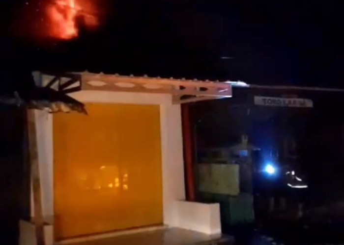 3 Kios Kebakaran di Pasar Minggu Palimanan, Diduga karena Konsleting Listrik