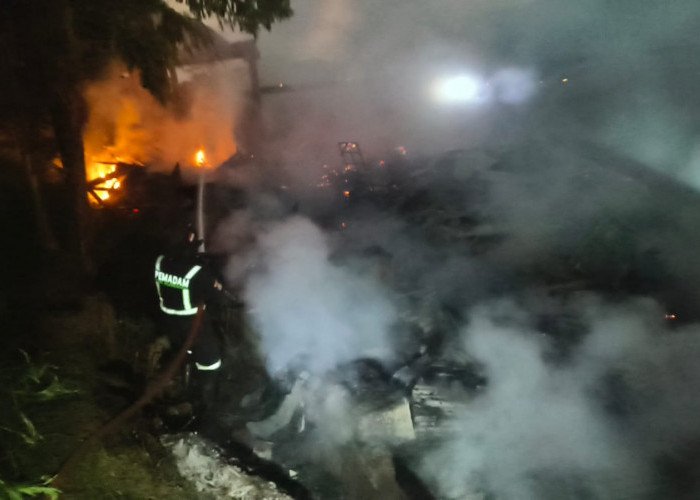 Peternak di Kuningan Menangis, Usaha Bertahun-Tahun Ludes Dilalap Api Jelang Subuh
