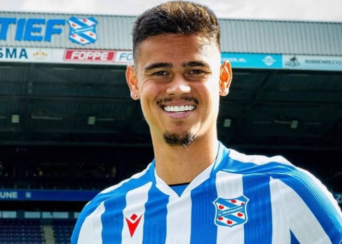 Tetap di Eredivisie Walau Banyak Drama di FC Twente, Mees Hilgers Gabung SC Heerenveen Hingga 2029