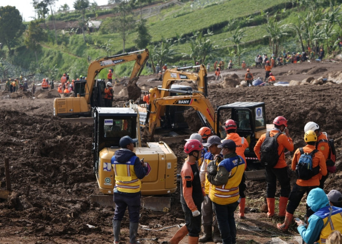 Pencarian Korban Longsor Pasirlangu Dilanjutkan, 20 Orang Masih Hilang