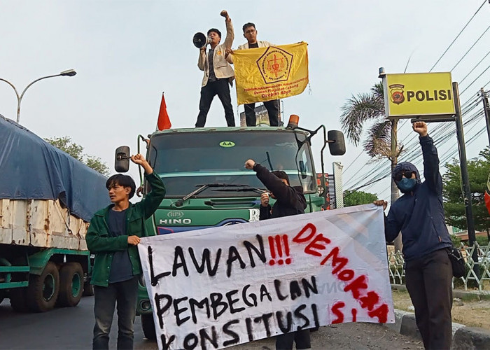 Mahasiswa Bergerak ke Gedung DPRD Kota Cirebon