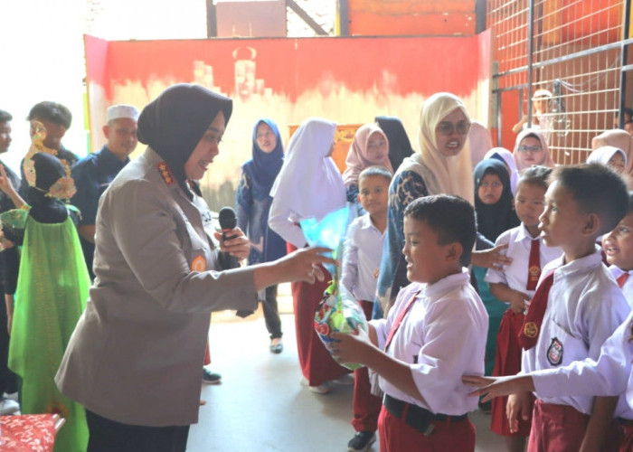 Berkunjung ke SLB di Ciledug, Begini Cara Polresta Cirebon Peringati Hari Anak Nasional
