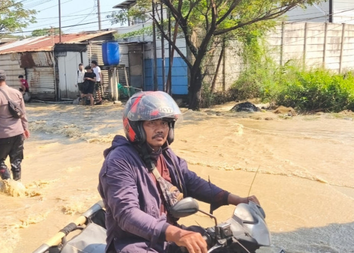 Banjir Rendam Jalur Pantura Pangenan Cirebon, Polisi Terapkan Contraflow