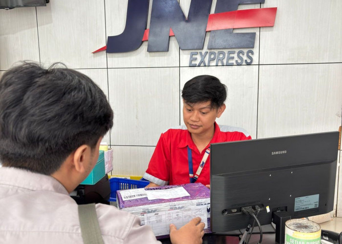 Harga Plastik Naik, JNE Cirebon Pastikan Tarif Packing Tetap Stabil