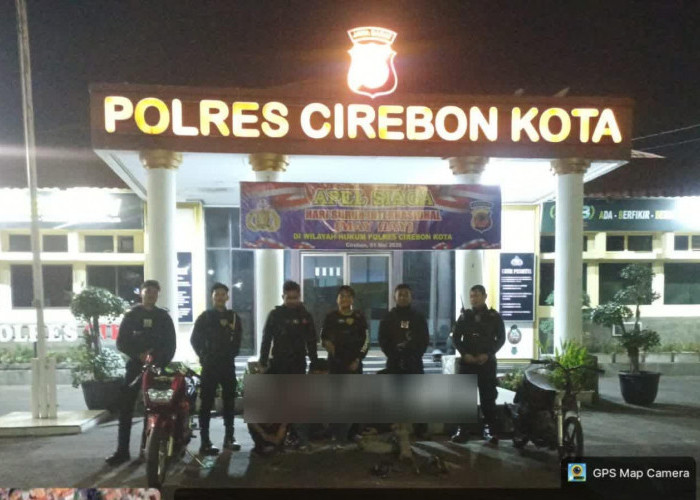 Maung Presisi 851 Amankan Pemuda Bawa Sajam, Tawuran di Pesisir Kota Cirebon Digagalkan