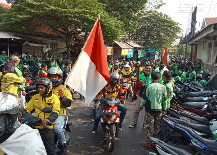 Demo Ojol Cirebon Tolak Kenaikan Harga BBM