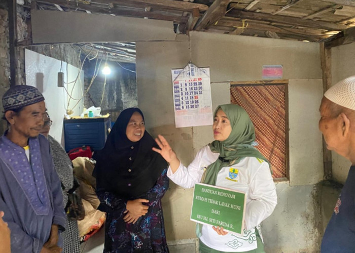 Wakil Wali Kota Cirebon Sumbangkan Gaji Setahun untuk Perbaikan Rumah Warga