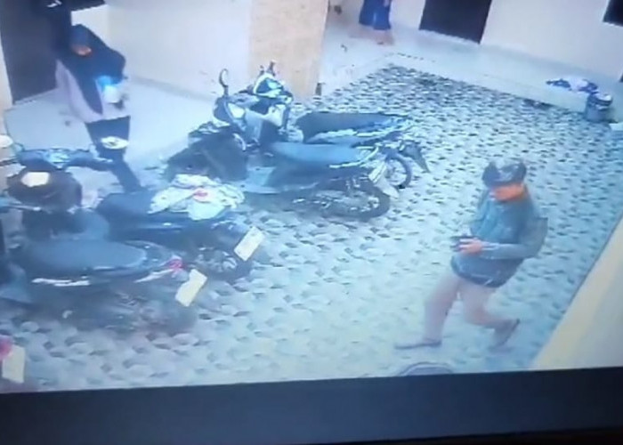 Momen Pelaku Pembunuhan di Kedawung Cirebon Datang ke Kosan Korban, Terekam CCTV, Lihat!
