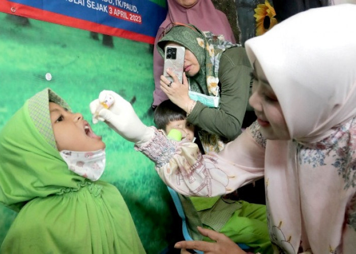 Target Cakupan Imunisasi Polio di Jabar 90 Persen, Hari pertama vaksinasi tembus 500 Ribu anak 