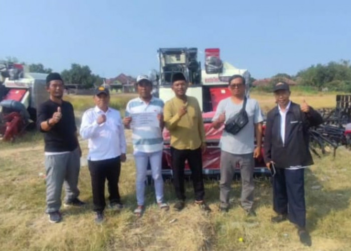 Desa Sumber Kidul Cirebon Dapat Bantuan Combine Harvester, Panen Padi Kini Lebih Cepat