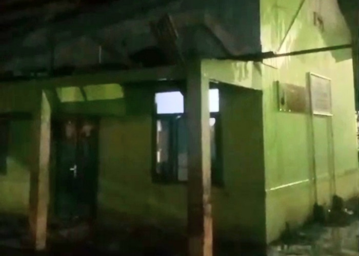 Angin Kencang Terjang Cirebon, 24 Rumah Warga dan SDN 1 Beringin Rusak Parah