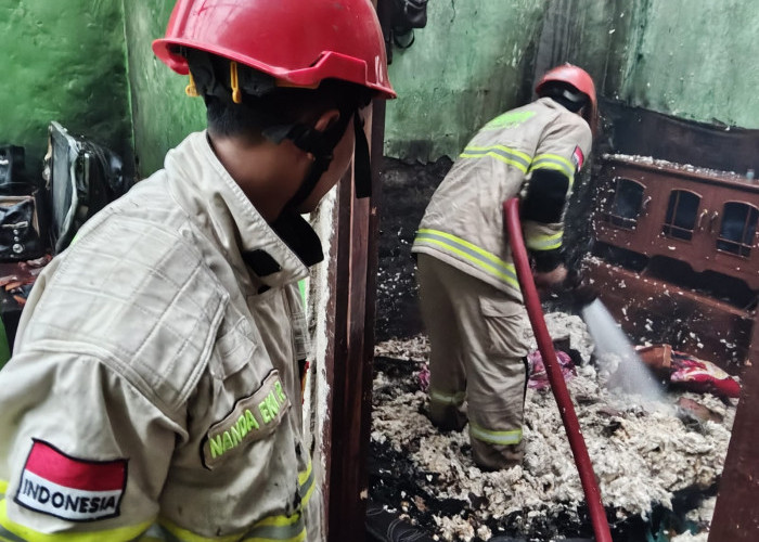 Api Melalap Rumah Warga Haurgeulis Indramayu, Kerugian Ditaksir Rp100 Juta