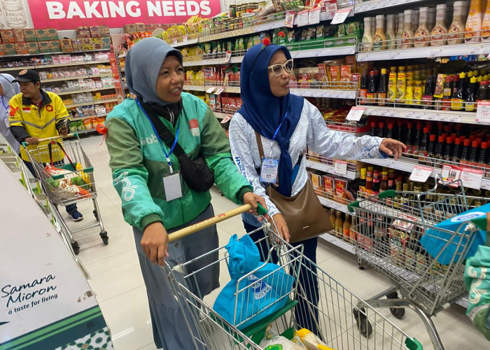 MSS Cirebon Beri Kejutan Hari Ibu untuk Driver Ojol Single Mom, Diajak Belanja Apa Aja di Tempat Ini